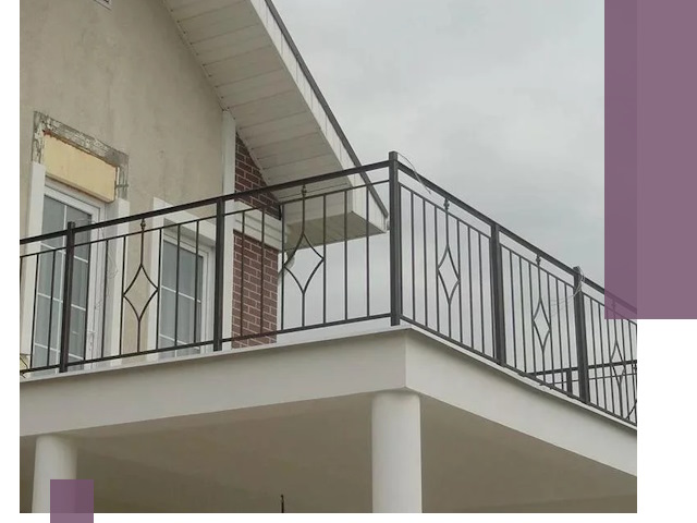 Изготовление балконных ограждений в Пыти-Яхах из металла и стекла