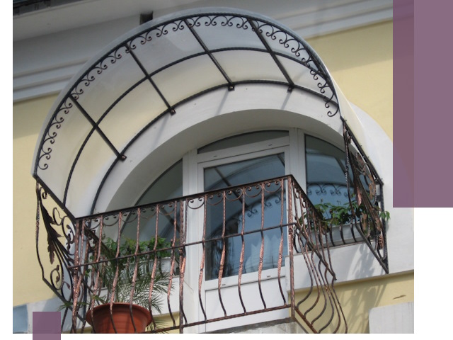 Козырьки над балконом в Пыти-Яхах — изготовление и монтаж