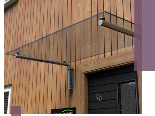 Стеклянные козырьки на входы и фасады в Пыти-Яхах