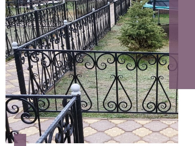 Кованые газонные ограждения под ключ в Пыти-Яхах